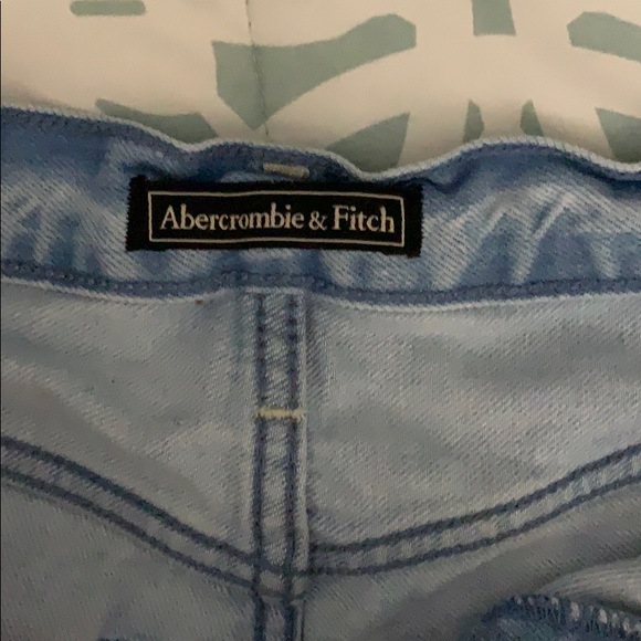 High Rise Abercrombie and Fitch shorts - Picture 4 of 4